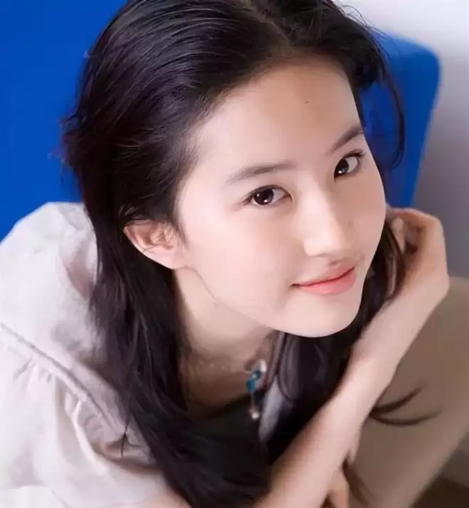 瞒不住了!刘亦菲当前感情状况曝光,蹲守半年的狗仔说出大实话