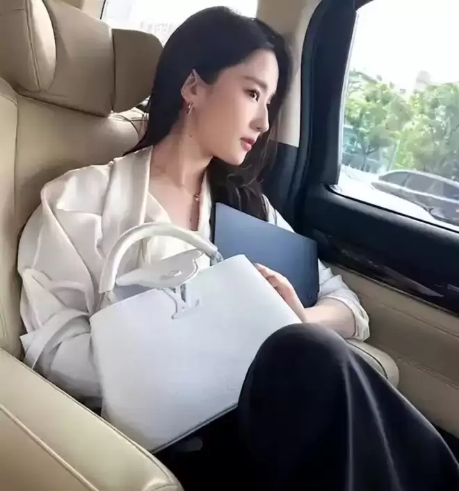 瞒不住了!刘亦菲当前感情状况曝光,蹲守半年的狗仔说出大实话