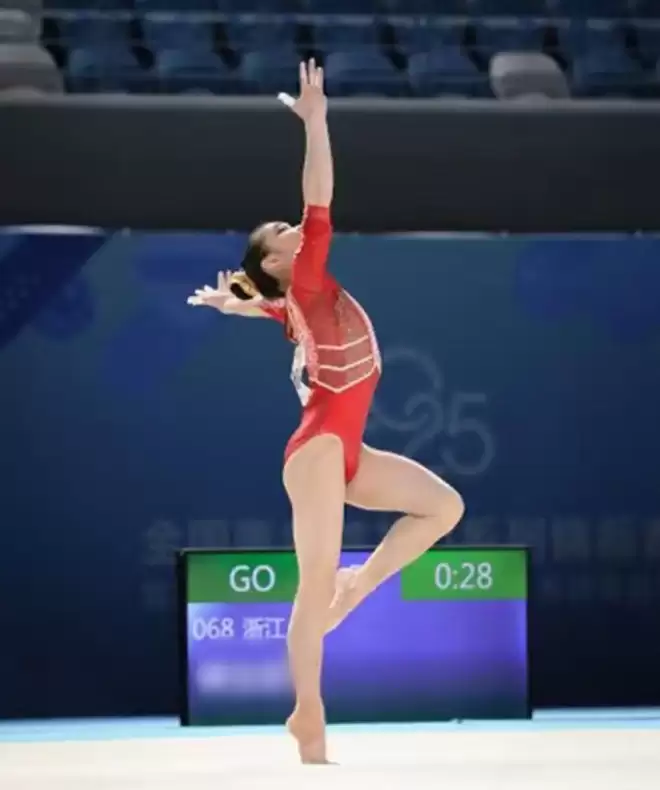跳楼的女子冠军，到底经历了什么....