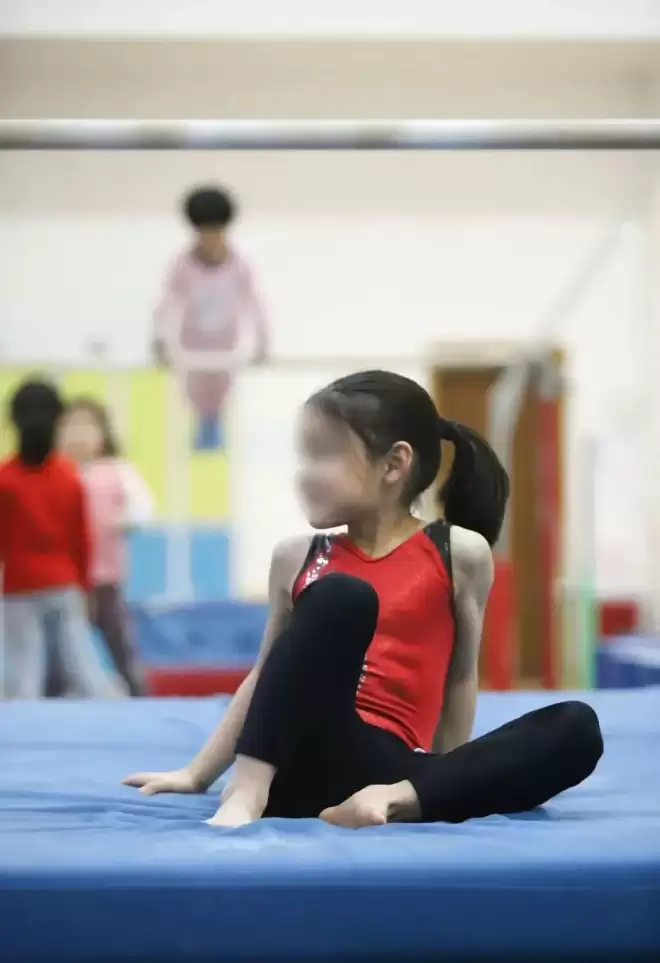 跳楼的女子冠军，到底经历了什么....