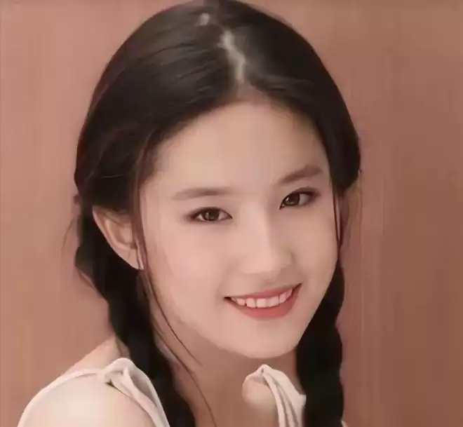 刘亦菲母亲刘晓莉：今66岁仍单身，长得比女儿还漂亮