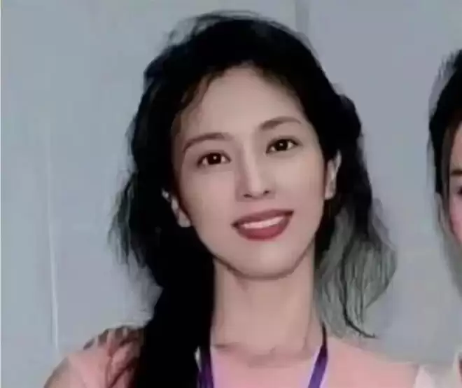 刘亦菲母亲刘晓莉：今66岁仍单身，长得比女儿还漂亮