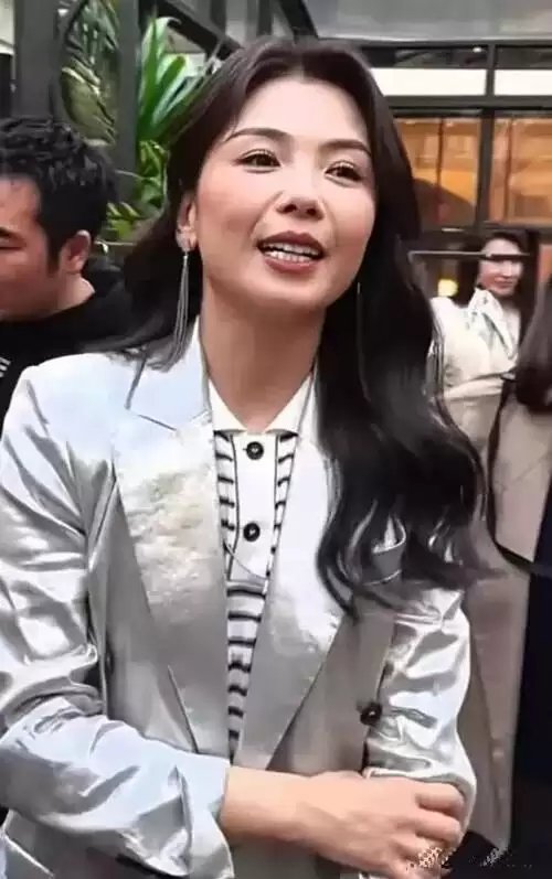 那些笑对衰老的70后女星，都曾美得令人窒息