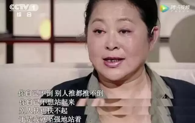 倪萍27岁儿子罕见露面:天生眼疾险失明,被她养成了1米9山东大汉