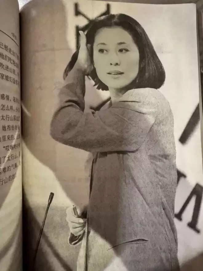 倪萍27岁儿子罕见露面:天生眼疾险失明,被她养成了1米9山东大汉