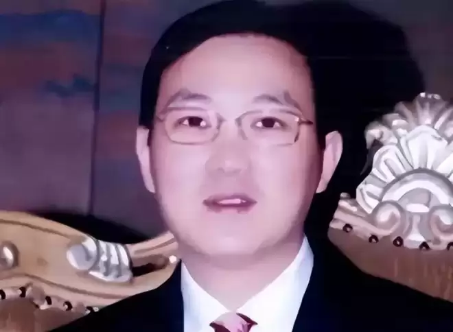 董卿老公密春雷争议已有4年,董卿过年时现身,面容憔悴不复以往
