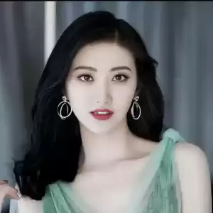 “人间富贵花”景甜绝美写真！雪肤玉貌魔鬼身材性感火辣