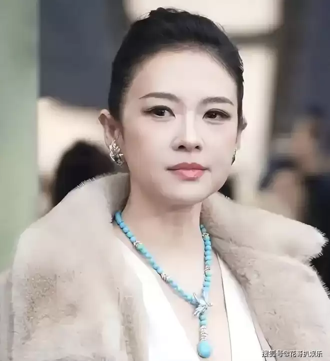 章子怡曝出新瓜，谣传她被以前外国情人控制....