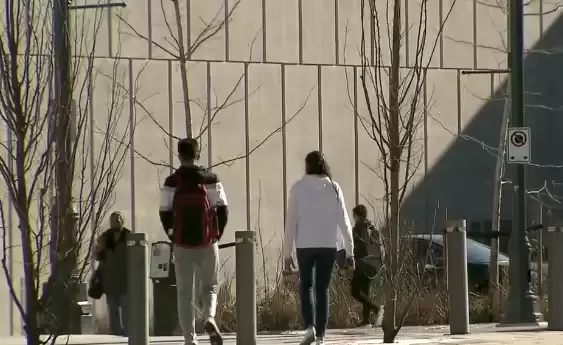 犯罪组织换套路！印度留学生成重点招募目标，1万加元就拉入伙!