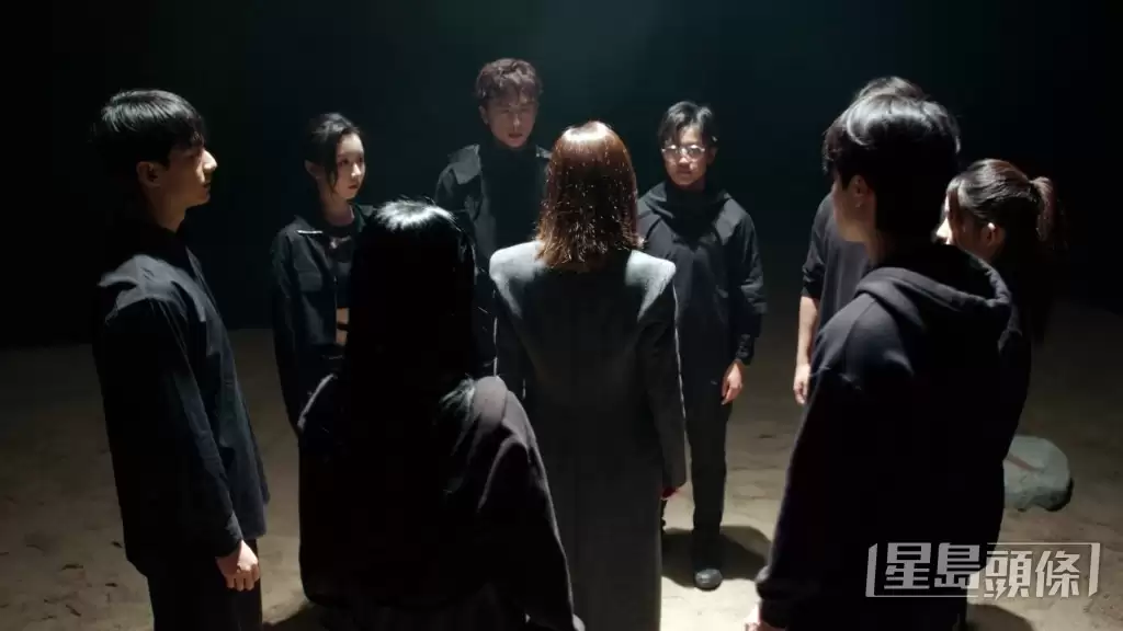 正义女神丨佘诗曼率八大新生代拍宣传片 视后级眼神戏震撼曝光 与契爷许绍雄暖心对望成焦点