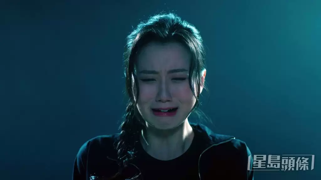 正义女神丨佘诗曼率八大新生代拍宣传片 视后级眼神戏震撼曝光 与契爷许绍雄暖心对望成焦点