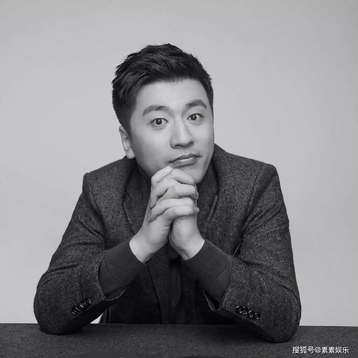 张雪峰离世:留给11岁女儿上亿遗产 妻子父母泪别