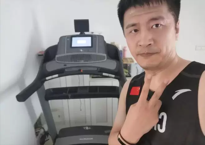 41岁张雪峰去世后续，其婚姻被扒，已离婚6年，前妻很低调