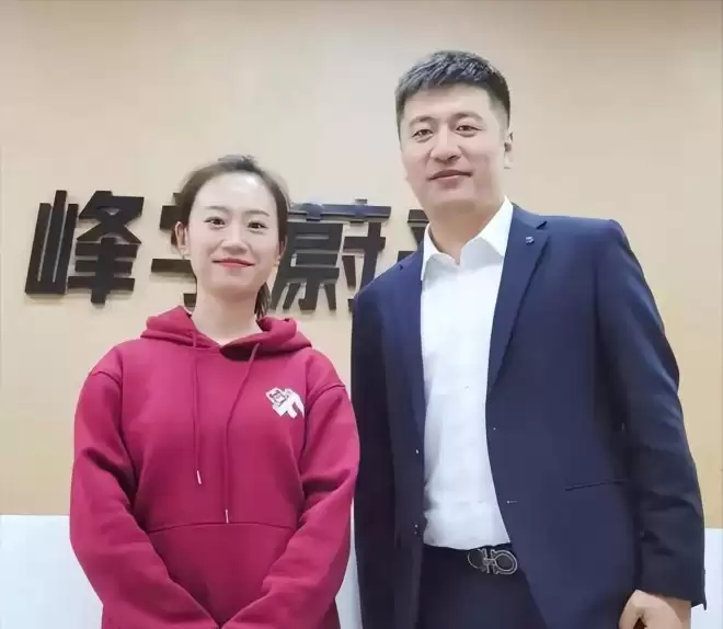 41岁张雪峰去世后续，其婚姻被扒，已离婚6年，前妻很低调