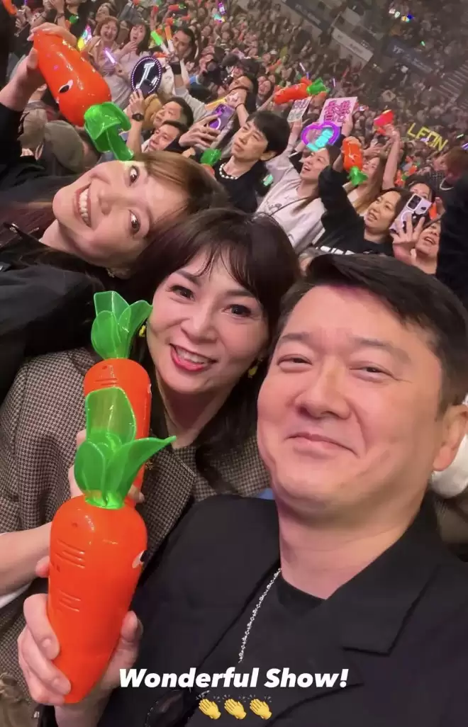 黎明出道40周年纪念演唱会开锣，林建岳携女友捧场，张学友送花篮