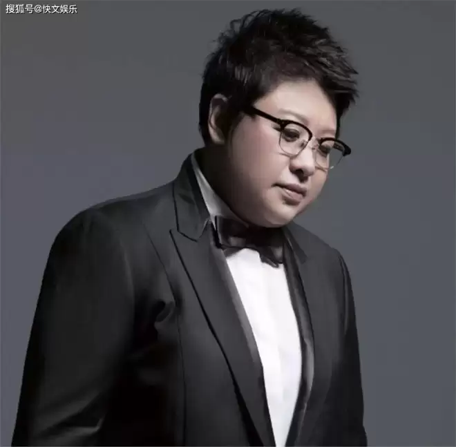 55岁韩红被传病危！用AI替身替代本人演出？真相曝光网友炸锅！