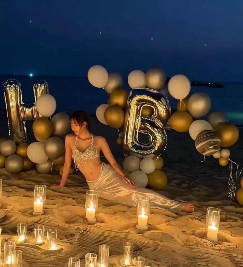 Lisa登K-pop第一人拉斯维加斯驻唱  29岁生日扮美人鱼沙滩躺平