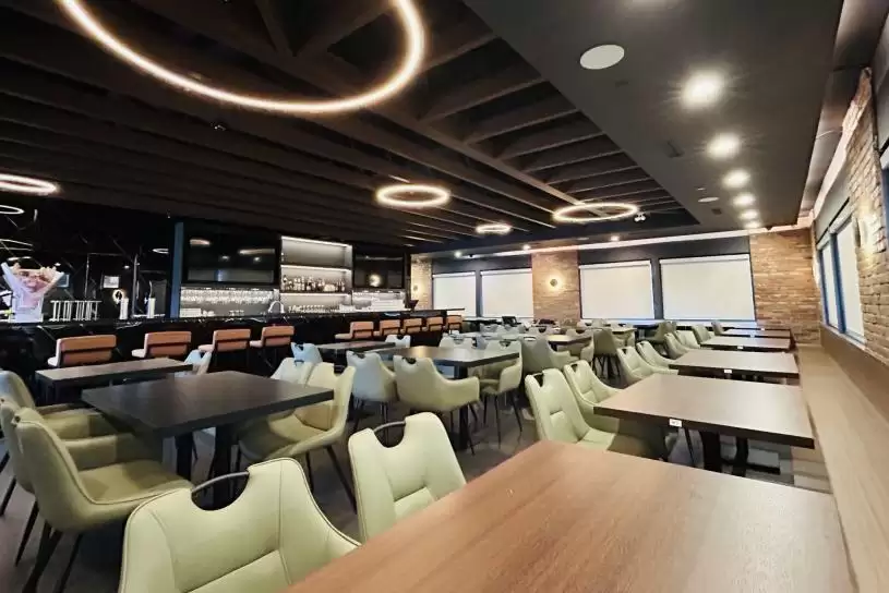 台湾小吃在大温华丽转型    时尚夜店风“觅食”兰里开幕