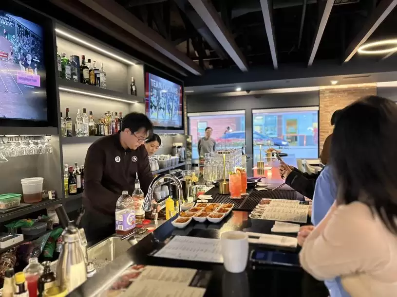 台湾小吃在大温华丽转型    时尚夜店风“觅食”兰里开幕
