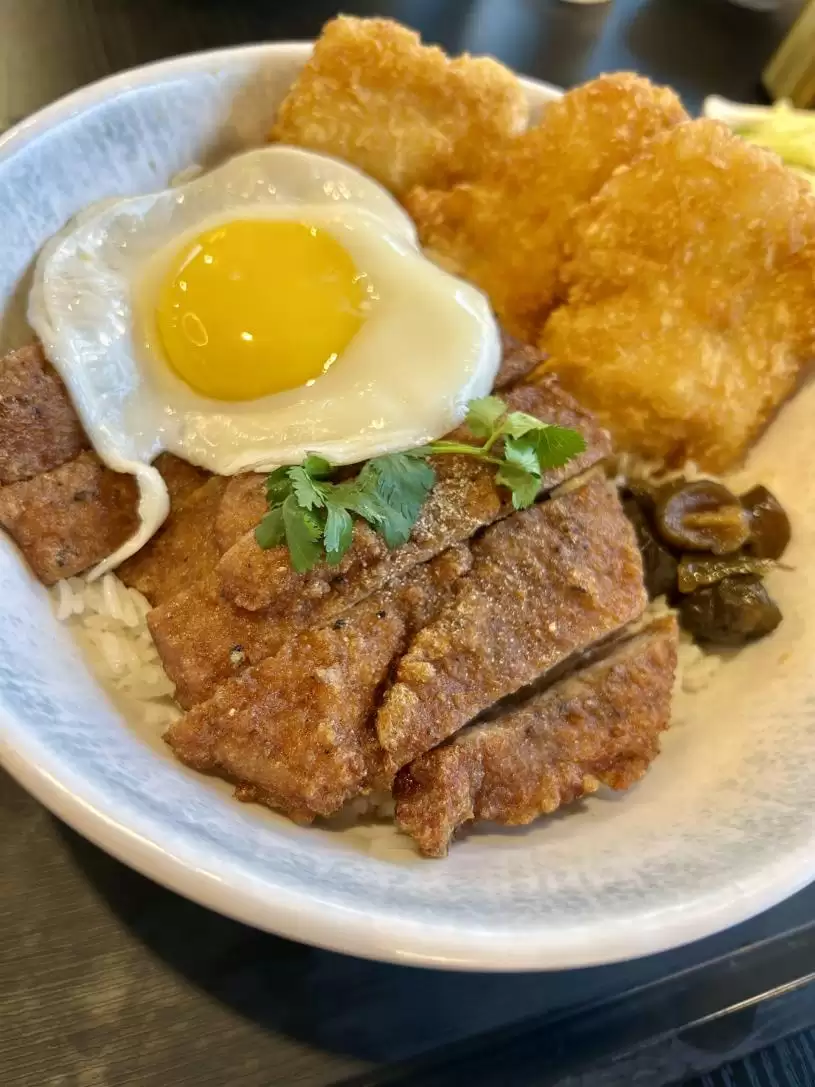 台湾小吃在大温华丽转型    时尚夜店风“觅食”兰里开幕