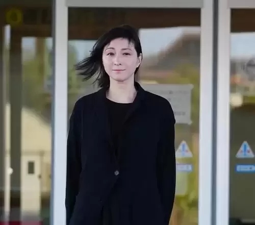 广末凉子宣布复出 承诺将彻底做好健康管理 去年超速驾驶导致车祸