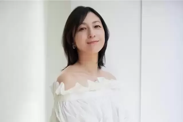 广末凉子宣布复出 承诺将彻底做好健康管理 去年超速驾驶导致车祸