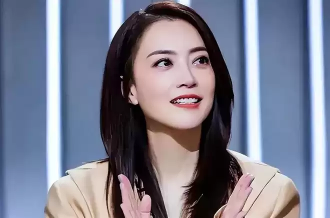 和富商分手后才发现怀孕 如今14岁女儿成她的骄傲