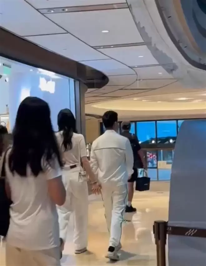 奚梦瑶提离婚,何猷君掀桌子,私生子传闻真相大白