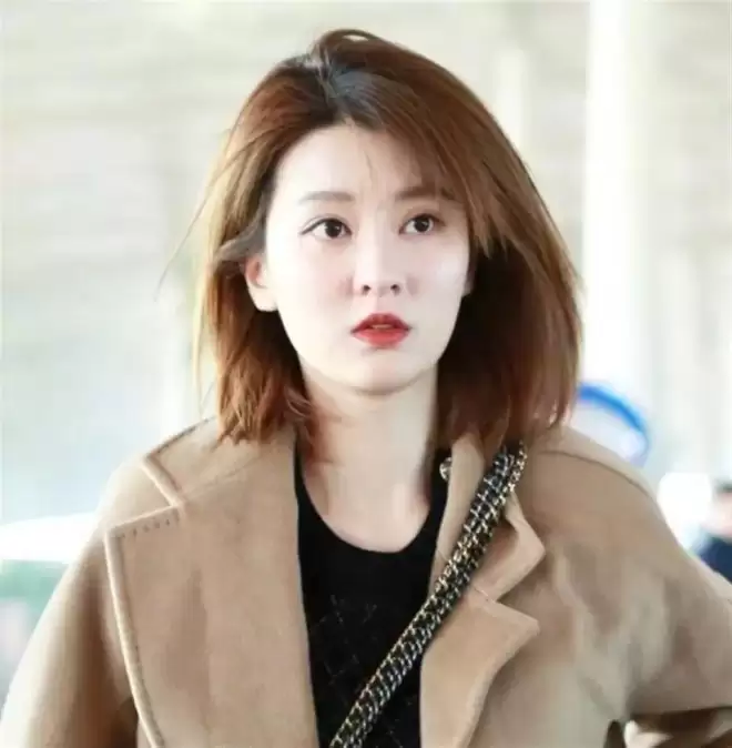 原来她是乔欣妈妈，二婚嫁上海豪门托举女儿