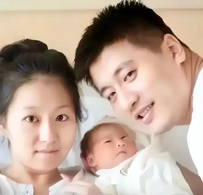 张雪峰前妻终于表态！称只想和女儿安静生活...