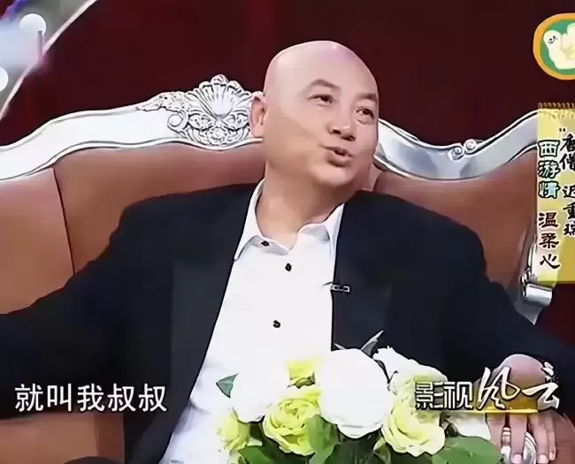 迟重瑞陈丽华全家福曝光，4个儿女都很优秀