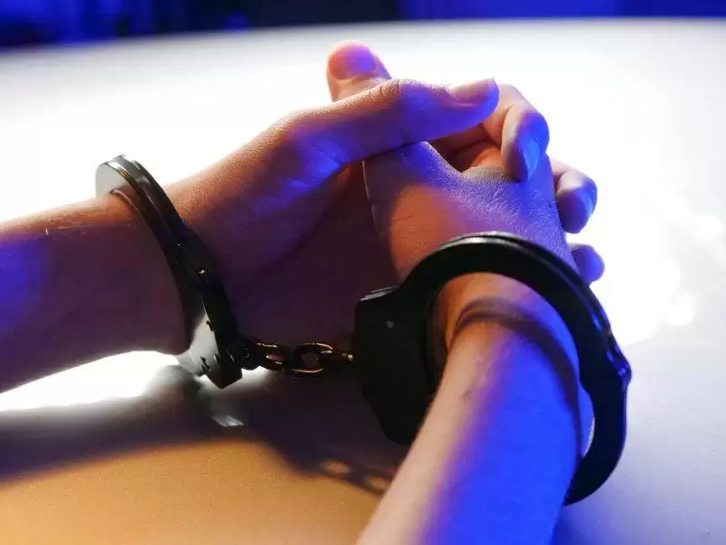 女大学生随美军丈夫基地报到 却当场被ICE拘捕面临遣返