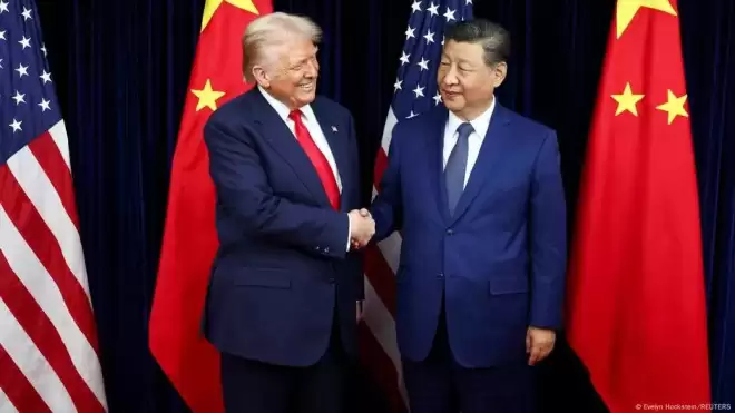 “请勿打扰一个正在做傻事的敌人…”