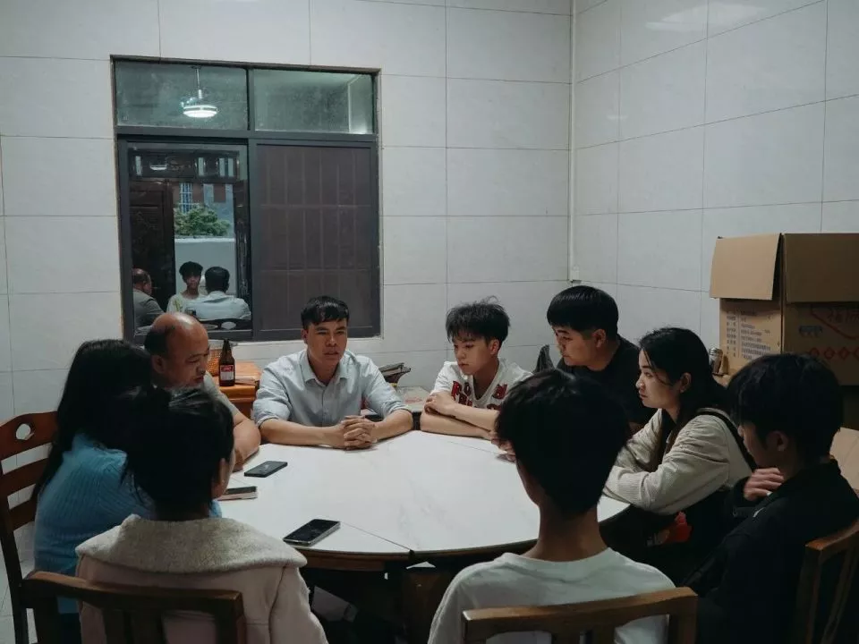 路在脚下，他们真把人生拍成了《西游记》 全网热议