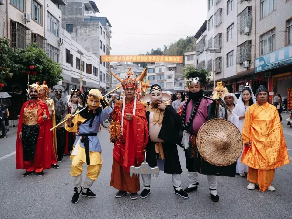 路在脚下，他们真把人生拍成了《西游记》 全网热议