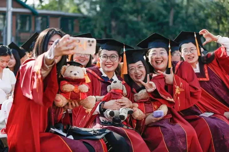 中国中产财富缩水 去年留学57万人 5年来首度下跌
