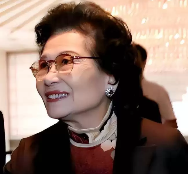 曾是中国女首富：2个女儿惨死3个儿子反目