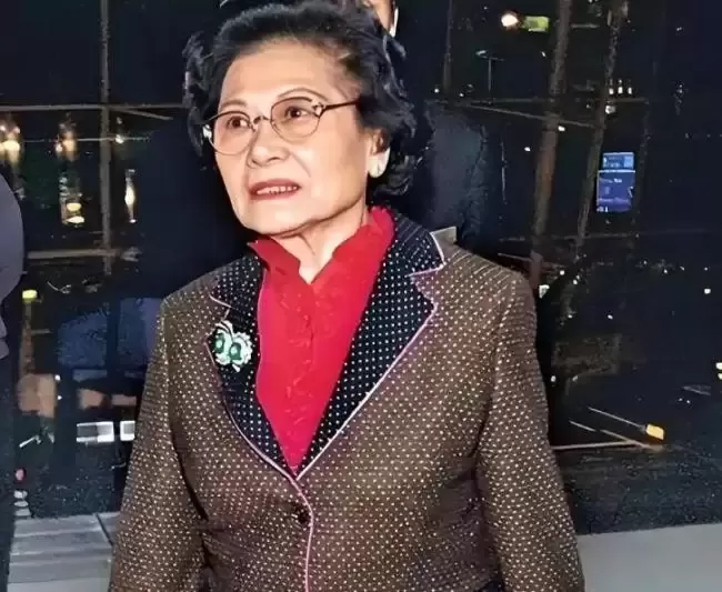 曾是中国女首富：2个女儿惨死3个儿子反目