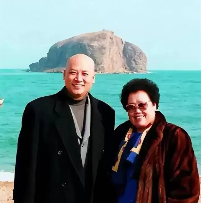 她不是陈丽华！正主站出来辟谣了