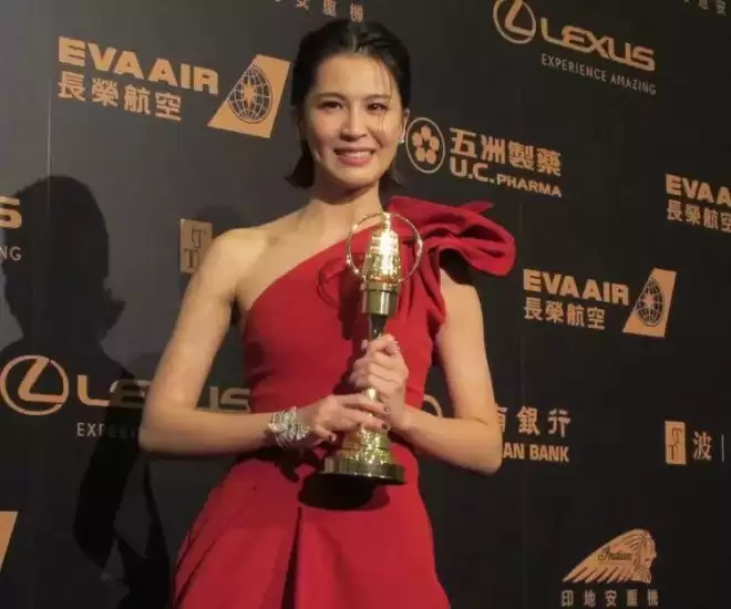 曾沛慈爆雷！卷入立场风波还信邪教