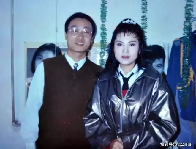 60岁杭天琪近况曝光！再婚嫁小13岁丈夫高龄生子