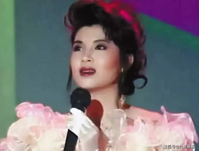 60岁杭天琪近况曝光！再婚嫁小13岁丈夫高龄生子