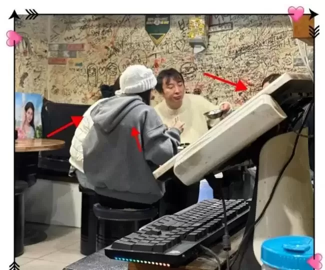 王思聪带三个美女韩国吃饭被偶遇，头发稀疏