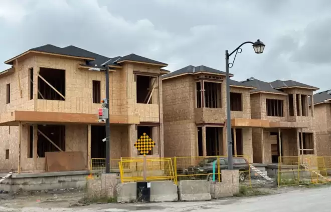 大多伦多华人签"楼花转让"被骗惨: $15万打水漂, 还被索赔$35万!