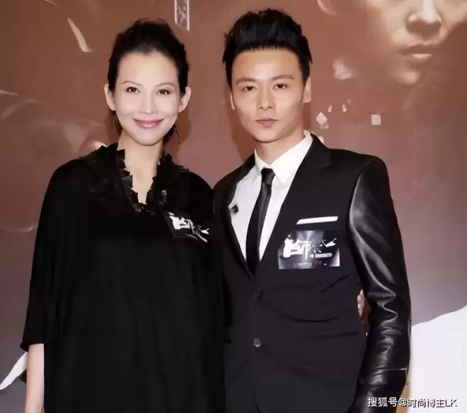 张晋蔡少芬也太真实了！无美颜怼脸拍