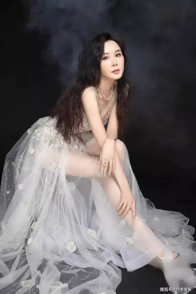 58岁萧蔷近况曝光！经历多段失败恋情一直单身
