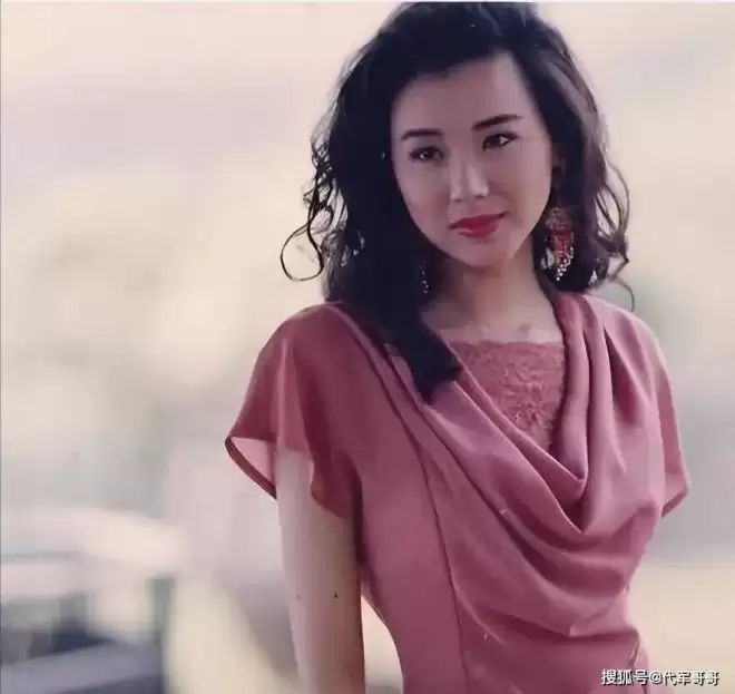 58岁萧蔷近况曝光！经历多段失败恋情一直单身