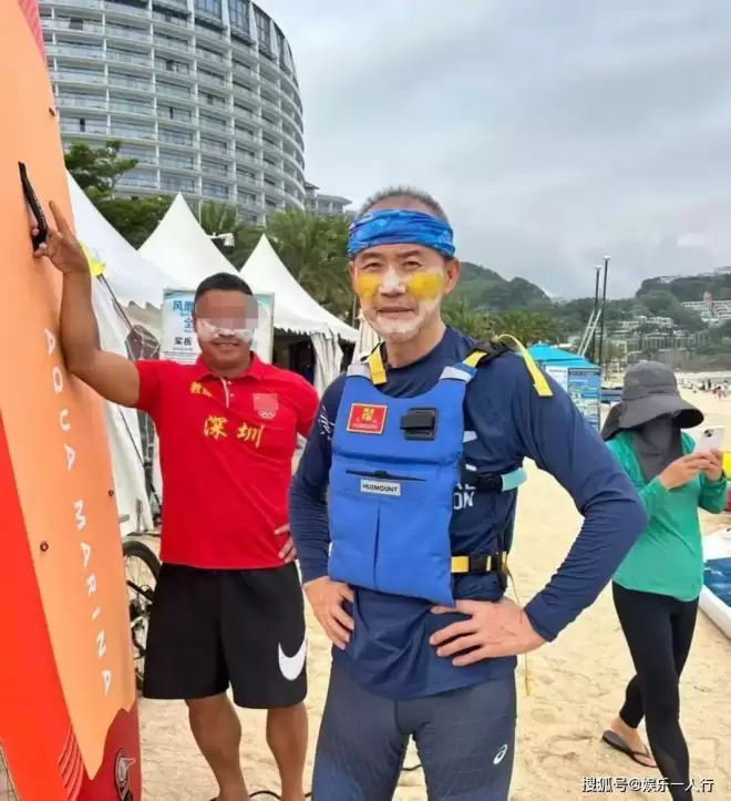 王石最新露面照曝光,否认被抓,在深圳划帆船....