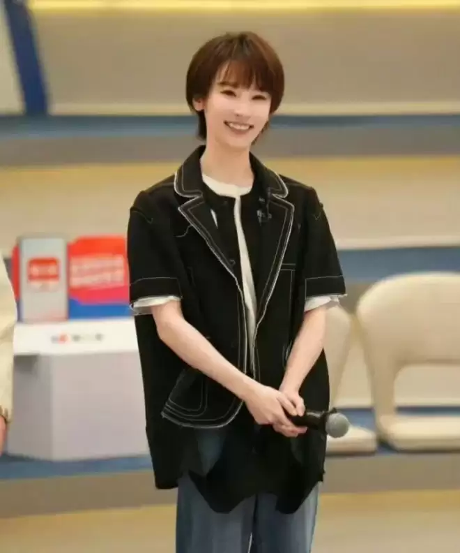 理想夫妻样板!吴京晒照在家带娃,谢楠浪姐发言圈粉