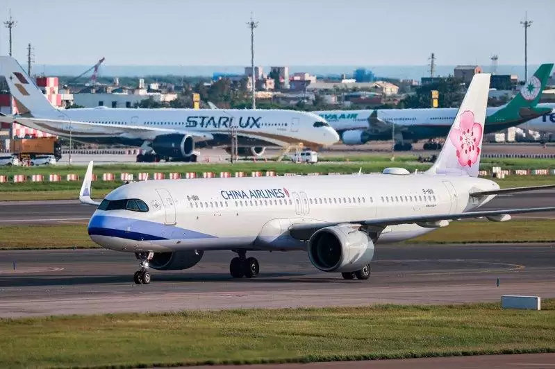 起飞前5小时取消 华航墨尔本-台北“机门遭空桥碰撞”